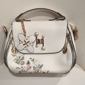 Elegant Floral Embroidered Handbag